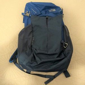 The North Face Litus 22 Backpack In Excellent Condition